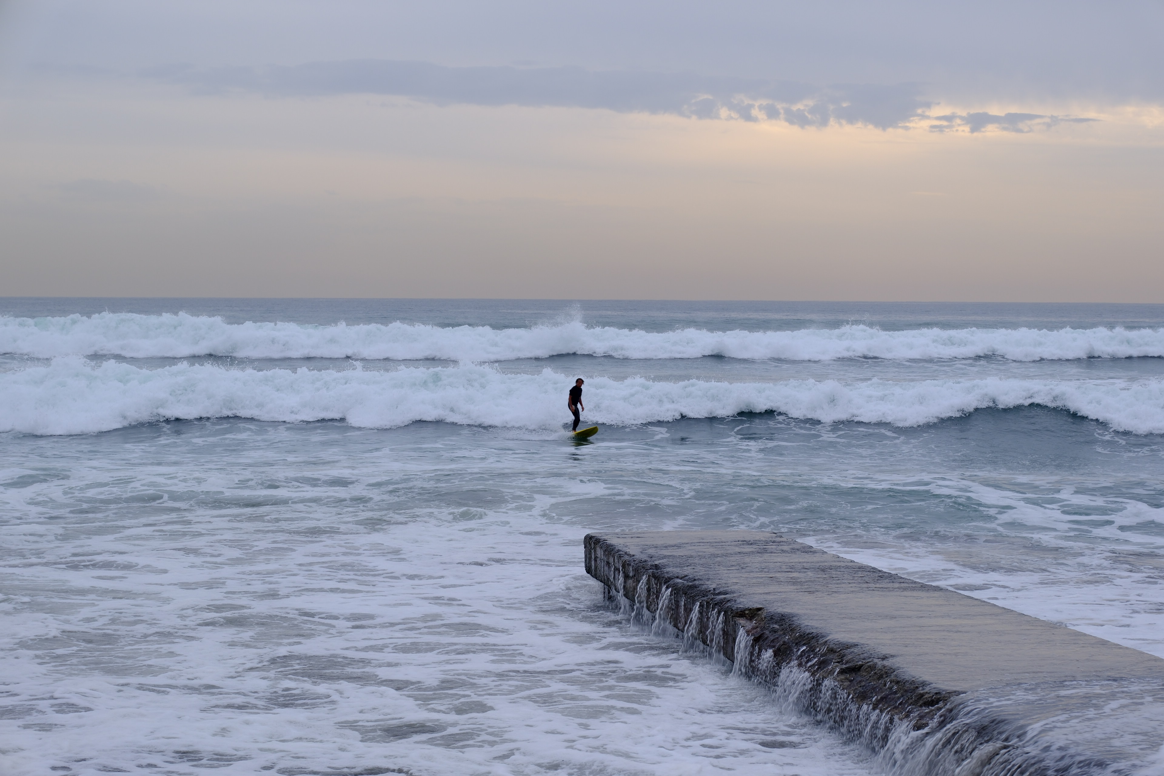 帅气surfing